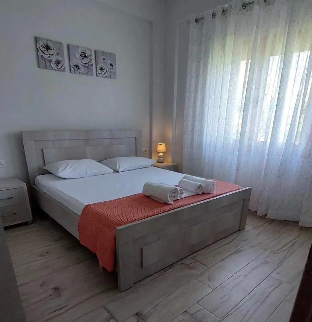 Dhermi Village Apartments 0*,  Albania